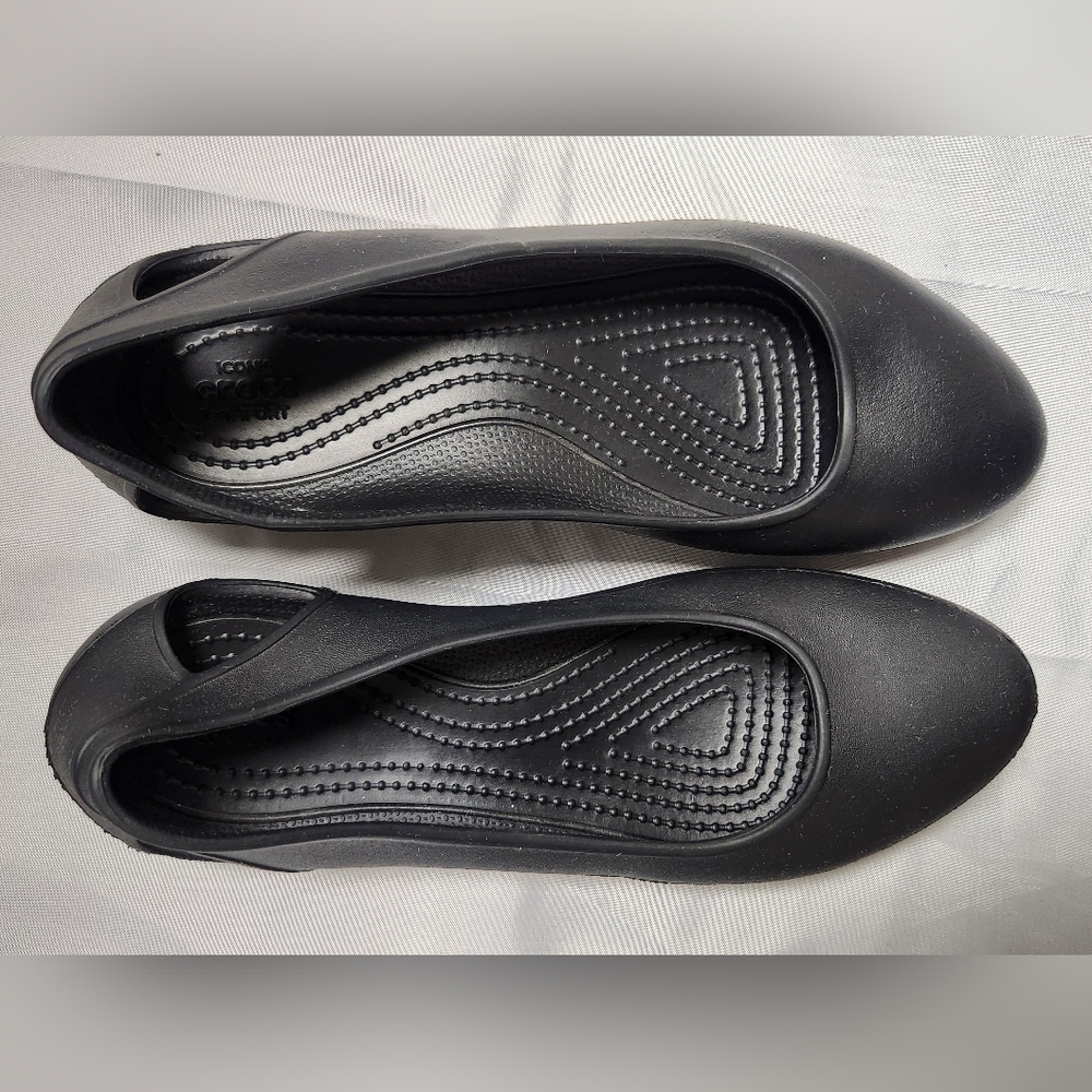 CROCS Women's Black Flats Size 7